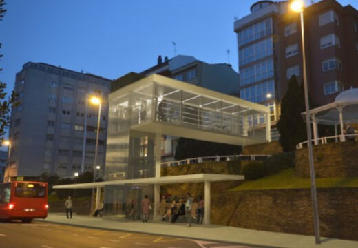 O Concello pon en funcionamento o novo ascensor do barrio dos Castros, cun investimento superior aos 400.000 euros